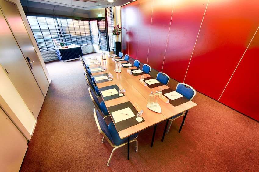Leonardo Center 4*
